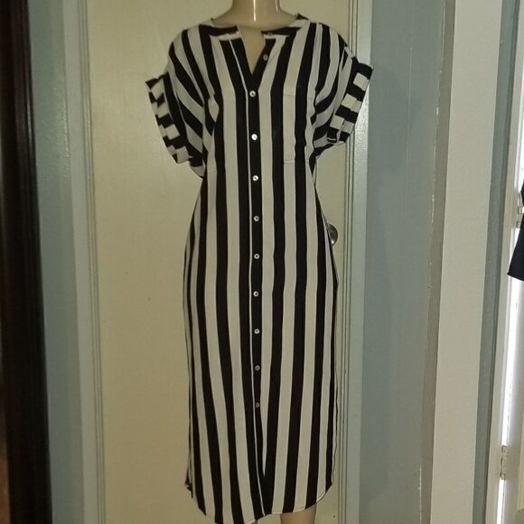 Knot Sisters Women's Shirt Dress Size Medium Button up Sleeveless Striped - Picture 1 of 9
